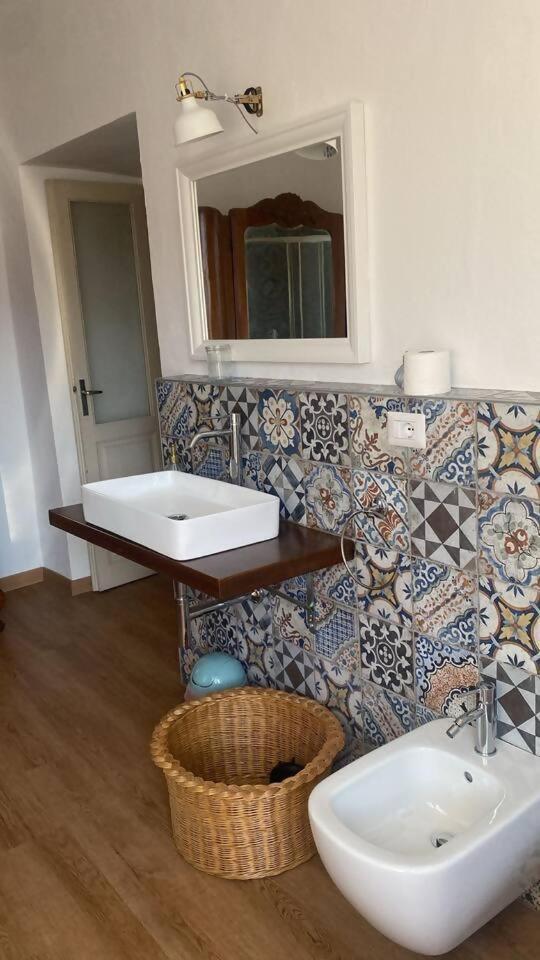 Charme Nel Borgo Appartamento Lina Corniglio Kültér fotó